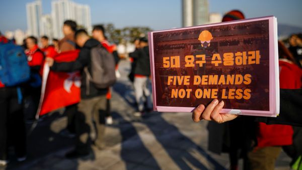 Hongkongers gather before a soccer match between Hong Kong and China outside Busan Asiad Stadium in Busan, South Korea, December 18, 2019 - Sputnik International