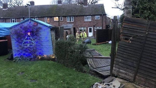 Devastating Rare Tornado Crushes Houses, Properties in Surrey South East UK 21.12.2019 - Sputnik International