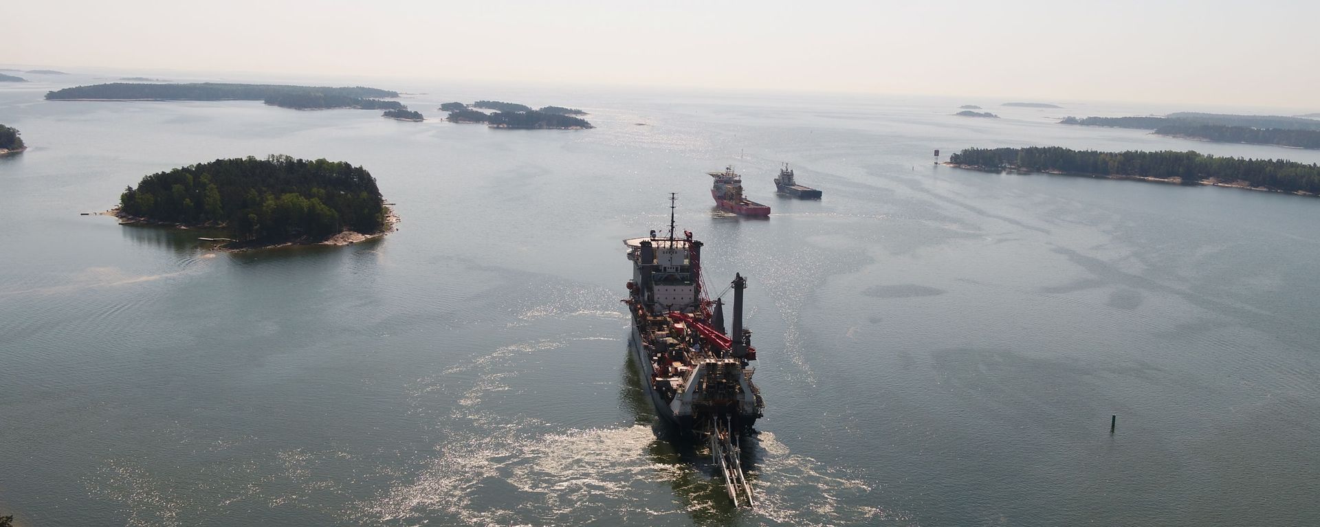 Allseas pipe-lying vessel, lays Balticconnector pipeline in Gulf of Finland Allseas pipe-lying vessel, lays Balticconnector pipeline in Gulf of Finland - Sputnik International, 1920, 20.10.2023