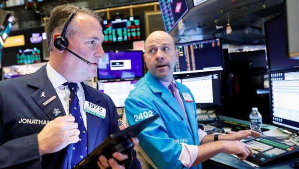 Traders work on the floor at the New York Stock Exchange (NYSE) in New York, U.S., December 17, 2019 Traders work on the floor at the New York Stock Exchange (NYSE) in New York, U.S., December 17, 2019 - Sputnik International