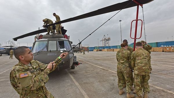 Unfolding the blades - UH-60 Black Hawks arrive in Greece - Sputnik International
