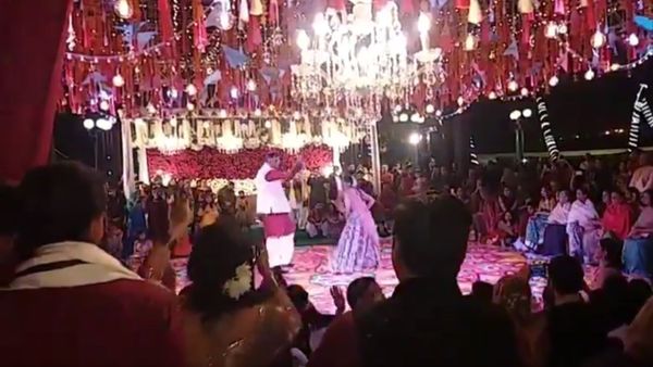  Asad Umar dances on son's wedding - Sputnik International