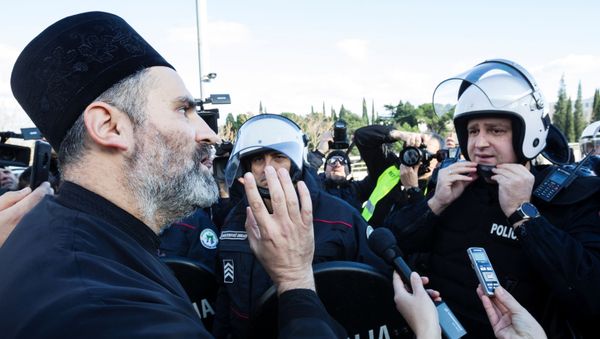 A Serbian Orthodox Church priest in Podgorica, Montenegro - Sputnik International