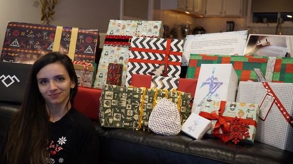 'Bill Gates, You Are a Blessing': Microsoft Co-Founder Sent Heavy Package to His Reddit Secret Santa - Sputnik International