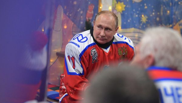 Vladimir Putin Participates in Night Hockey League Friendly Match - Sputnik International