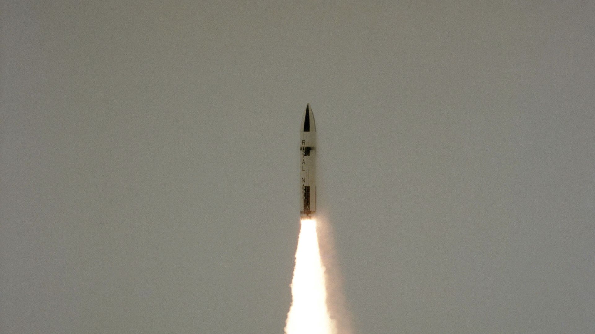 Polaris missile launch from HMS Revenge Polaris missile launch from HMS Revenge - Sputnik International, 1920, 18.09.2021