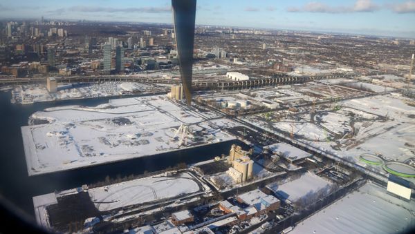 Snow covers the building site of tech company Sidewalk Labs' smart-city as seen from a landing commuter plane in Toronto, Ontario, Canada December 6, 2019. - Sputnik International