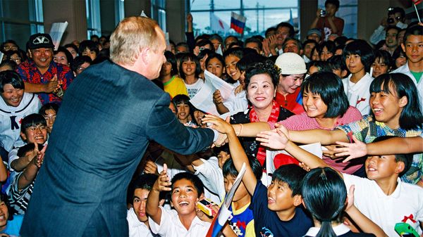 20 Years of Vladimir Putin: Kremlin Releases Never-Before-Seen Photos With Russian President - Sputnik International