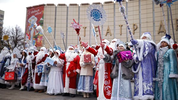 Festive parade of Ded Moroz and Snegurochka in Krasnodar - Sputnik International