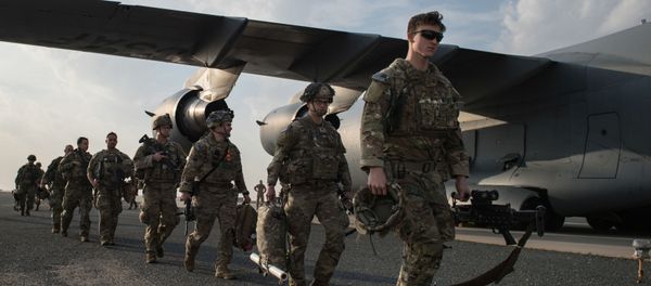 U.S. Army paratroopers from the 82nd Airborne Division arrive at Ali Al Salem Air Base, Kuwait, January 2, 2020 - Sputnik International