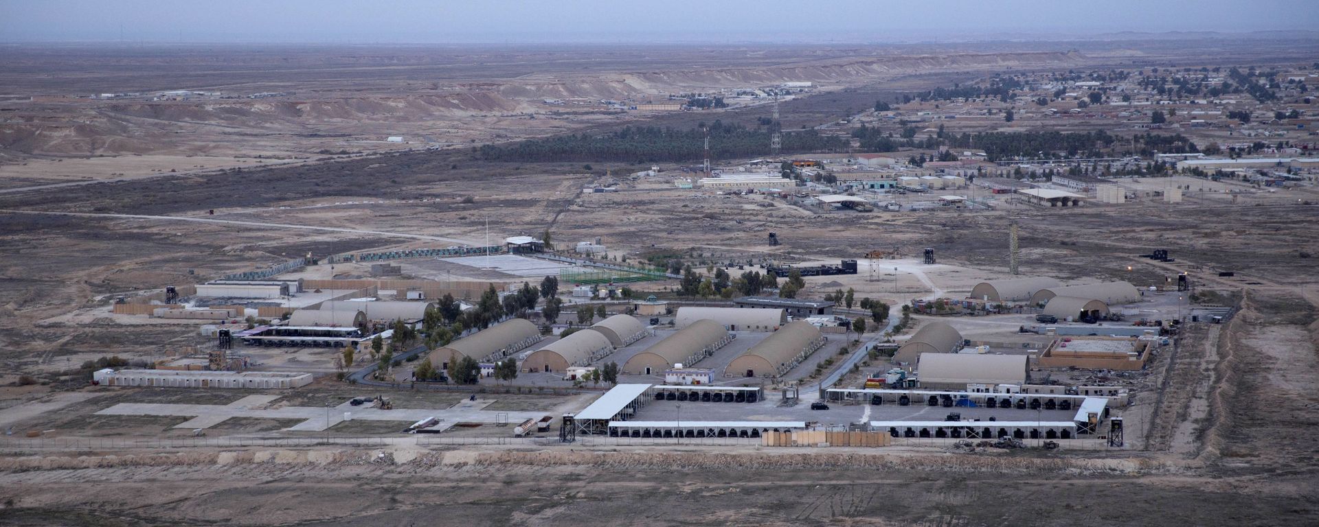 This aerial photo taken from a helicopter shows Ain al-Asad air base in the western Anbar desert, Iraq, Sunday, Dec. 29, 2019. This aerial photo taken from a helicopter shows Ain al-Asad air base in the western Anbar desert, Iraq, Sunday, Dec. 29, 2019. - Sputnik International, 1920, 27.10.2023