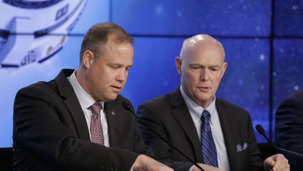 NASA administrator Jim Bridenstine, left, and Tory Bruno, President and CEO of United Launch Alliance - Sputnik International
