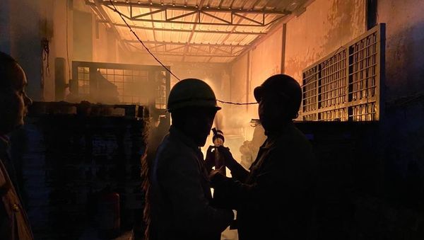 Firefighters in New Delhi - Sputnik International