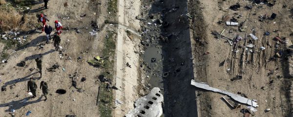 Rescue workers search the scene where a Ukrainian plane crashed in Shahedshahr, southwest of the capital Tehran, Iran Rescue workers search the scene where a Ukrainian plane crashed in Shahedshahr, southwest of the capital Tehran, Iran - Sputnik International