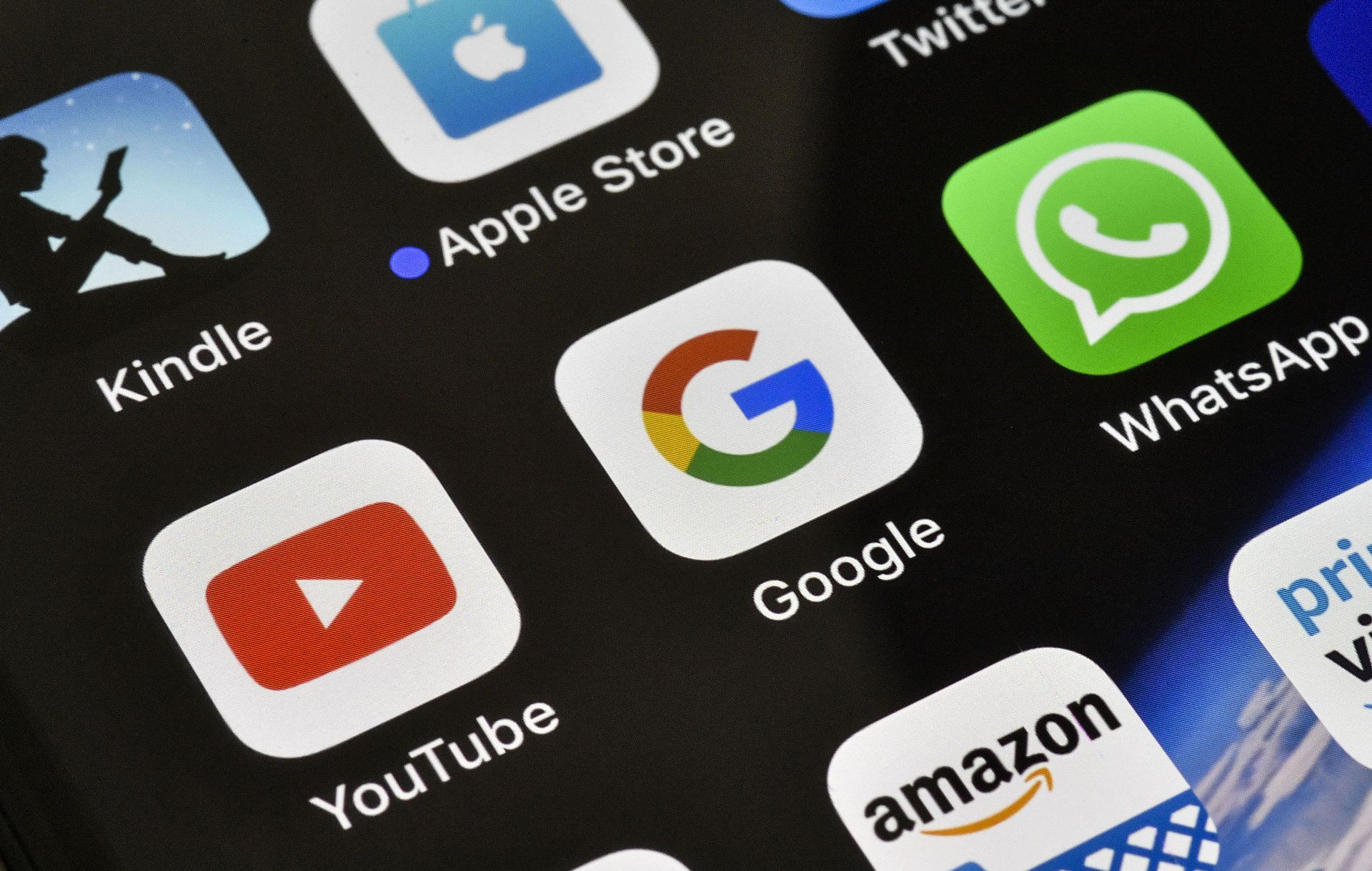 The icons of Google, WhatsApp and YouTube are pictured on an iPhone on Thursday, Nov. 15, 2018 in Gelsenkirchen, Germany The icons of Google, WhatsApp and YouTube are pictured on an iPhone on Thursday, Nov. 15, 2018 in Gelsenkirchen, Germany - Sputnik International, 1920, 07.09.2021