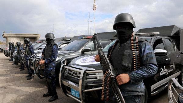 Central security support force carry weapons during the security deployment in the Tajura neighborhood, east of Tripoli, Libya January 14, 2020 - Sputnik International