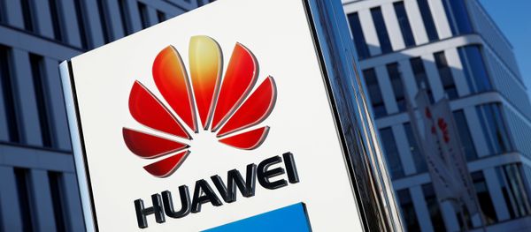 The logo of Huawei Technologies is pictured in front of the German headquarters of the Chinese telecommunications giant in Duesseldorf, Germany, February 18, 2019.   - Sputnik International