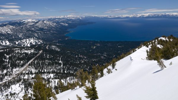 This photo shows a view of Lake Tahoe near Reno, Nev., after several recent storms added to the snow pack, Thursday, May 26, 2011. Squaw Valley ski resort, in Olympic Valley, Calif., will now be open for skiing Memorial Day weekend due to the snow. (AP Photo/Scott Sady) - Sputnik International