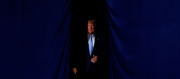 U.S. President Trump walks towards the podium - Sputnik International
