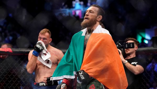 Conor McGregor celebrates his win against Donald Cerrone   - Sputnik International