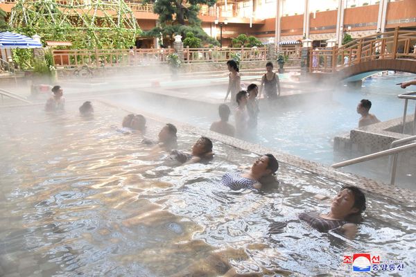 Sleighs, Skis and Hot Springs: North Koreans Show How to Relax at Newly-Open Yangdok Resort Sleighs, Skis and Hot Springs: North Koreans Show How to Relax at Newly-Open Yangdok Resort - Sputnik International