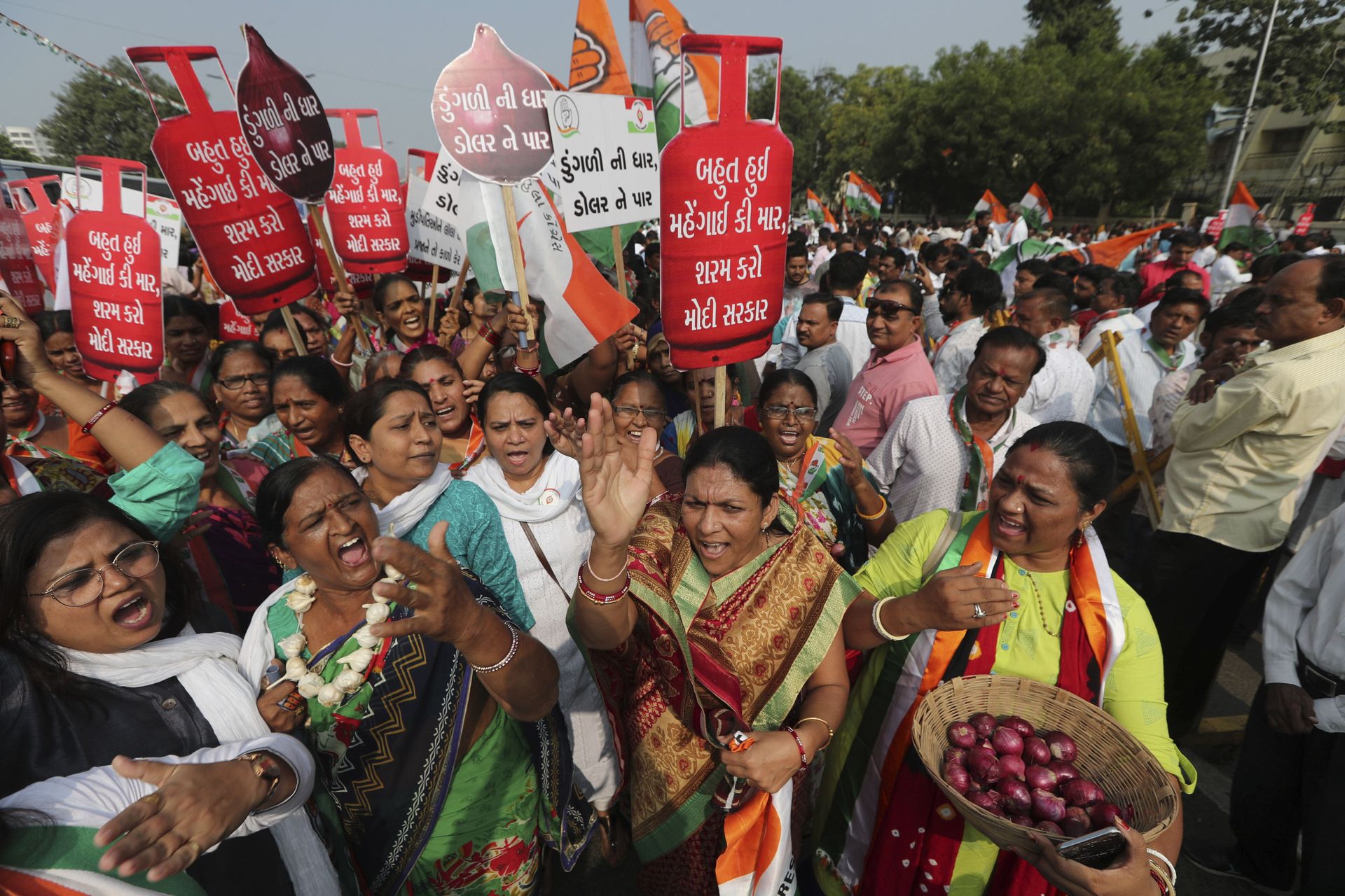 Why Modi Gov't Continues to Raise Fuel Prices Despite Electoral Risks - Sputnik International, 1920, 12.03.2021