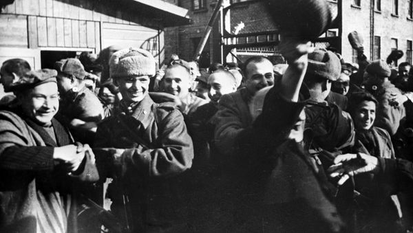 Rescued From Hell: 75th Anniversary of Auschwitz Liberation by Soviet Army - Sputnik International