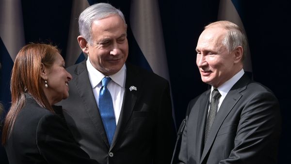 Russian President Vladimir Putin and Israeli Prime Minister Benjamin Netanyahu after meeting in Jerusalem with the mother of an Israeli woman who was convicted in Russia. Russian President Vladimir Putin and Israeli Prime Minister Benjamin Netanyahu after meeting in Jerusalem with the mother of an Israeli woman who was convicted in Russia. - Sputnik International