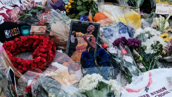 People Pay Their Respects After Death of NBA Legend Kobe Bryant People Pay Their Respects After Death of NBA Legend Kobe Bryant - Sputnik International