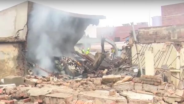 Massive fire erupts at Lahore factory - Sputnik International