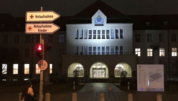 The main entrance, with a sign for the emergency room, of the Klinikum Schwabing is pictured, after Germany has declared its first confirmed case of the deadly coronavirus - Sputnik International
