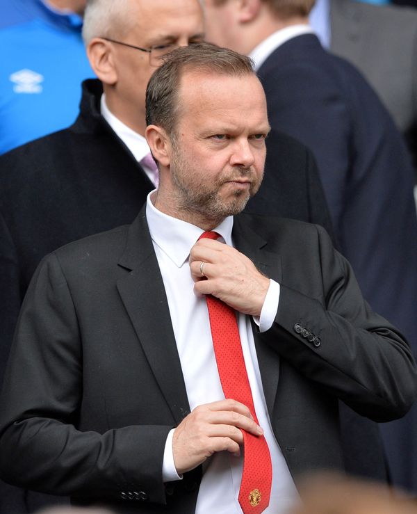 Manchester United Fans Chanting Death Threats Attack Home of Hated Vice-Chairman as Club Chase Star - Sputnik International