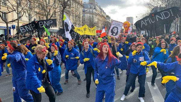 Feminist activists attend a demonstration against French government's pensions reform plans in Paris as part of another day of nationwide strikes and protests in France, January 29, 2020 - Sputnik International