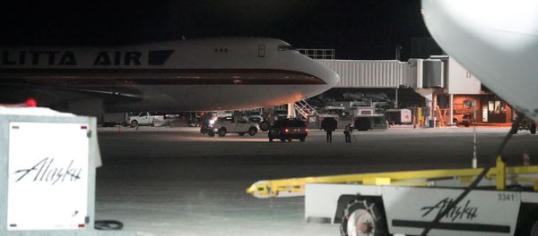 An aircraft chartered by the U.S. State Department to evacuate government employees and other Americans from the novel coronavirus threat - Sputnik International