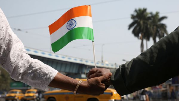 Demonstrators form a human chain after Republic Day celebrations to protest against a new citizenship law in Kolkata, India, January 26, 2020. - Sputnik International