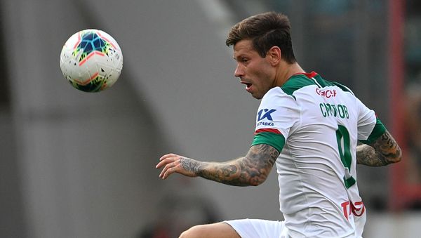 Fedor Smolov will be loaned to Celta until the end of the current football season, while the Spanish club reserves an option to buy the Russian striker - Sputnik International