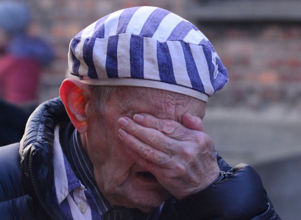 Former Auschwitz prisoner takes part in a commemoration event in Poland dedicated to 75th anniversary of the camp's liberation by the Soviet army  - Sputnik International