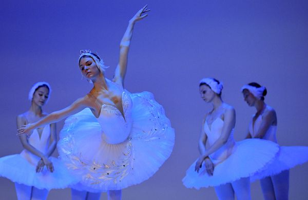 Dancers of the Royal Ballet of Russia perform a scene of the Swan Lake during a rehearsal at the Colon theatre in Bogota, on January 29, 2020.  - Sputnik International