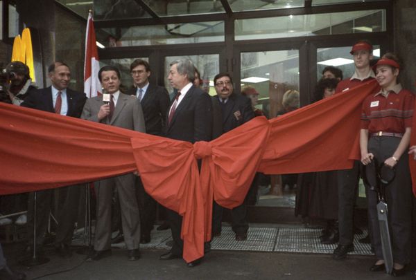 Opening ceremony of the first McDonald's in the USSR. Opening ceremony of the first McDonald's in the USSR. - Sputnik International