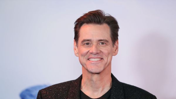 Cast member Jim Carrey poses as he arrives to attend the UK premiere of Sonic the Hedgehog - Sputnik International