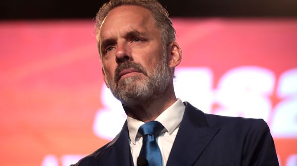 Jordan Peterson speaking with attendees at the 2018 Student Action Summit - Sputnik International