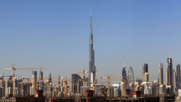 General view of Dubai's cranes at a construction site in Dubai, UAE - Sputnik International