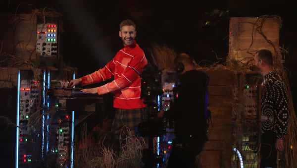 British singer-songwriter Sam Smith (R) performs with British DJ and musician Calvin Harris (L) during the BRIT Awards 2019 ceremony and live show in London on February 20, 2019 - Sputnik International