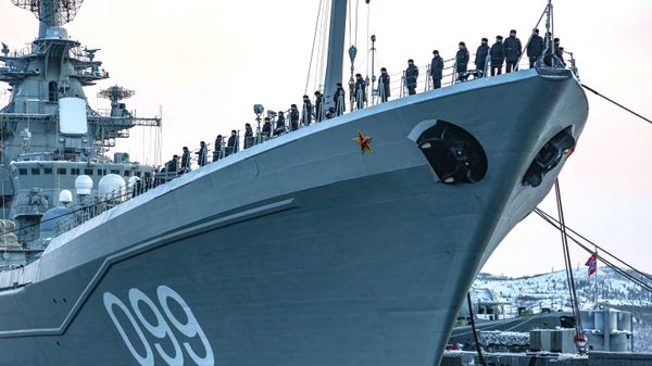 Russian battlecruiser Pyotr Velikiy - Sputnik International