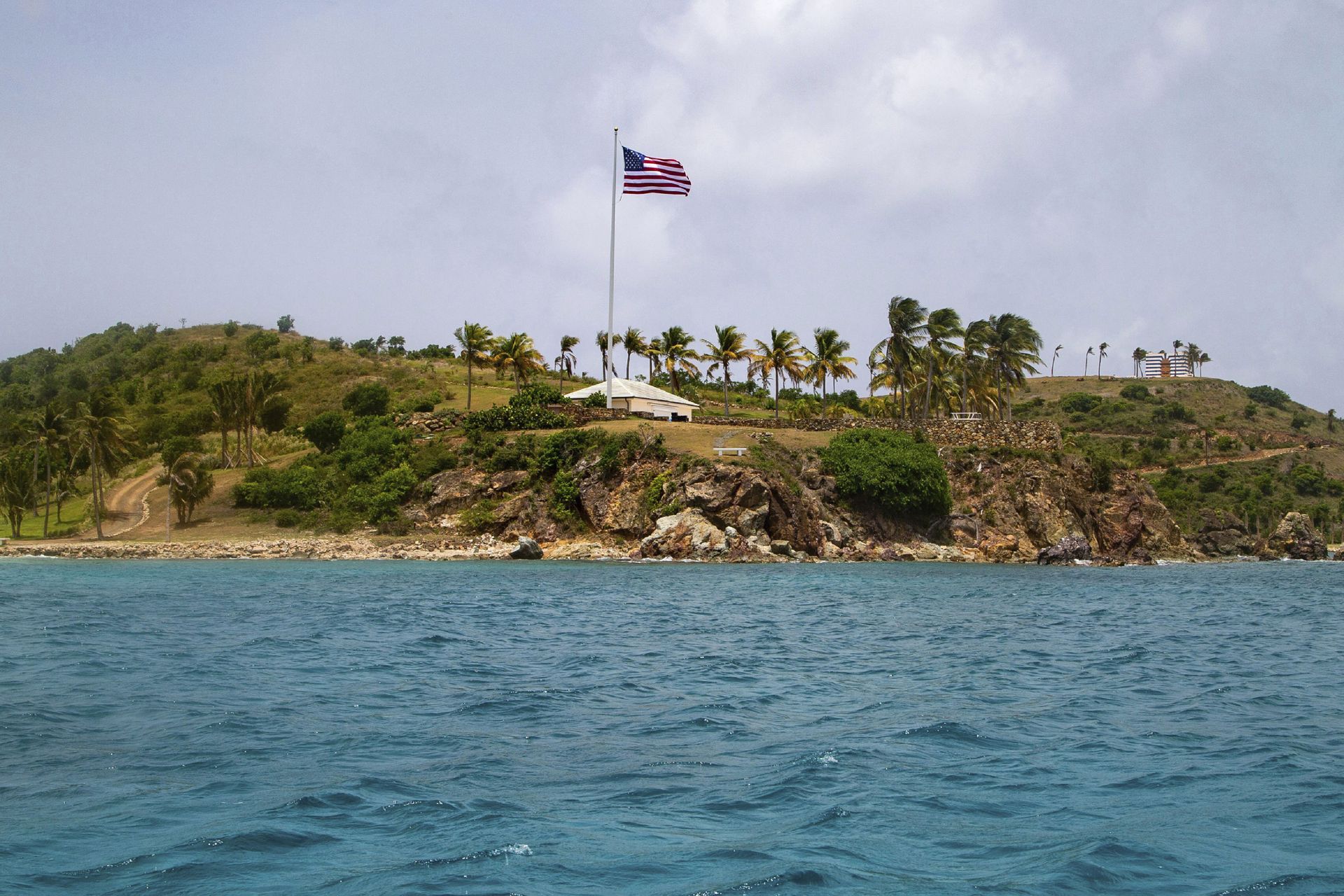 This Tuesday, July 9, 2019 photo shows a view of Little St. James Island, in the U. S. Virgin Islands, a property owned by Jeffrey Epstein This Tuesday, July 9, 2019 photo shows a view of Little St. James Island, in the U. S. Virgin Islands, a property owned by Jeffrey Epstein - Sputnik International, 1920, 01.11.2021