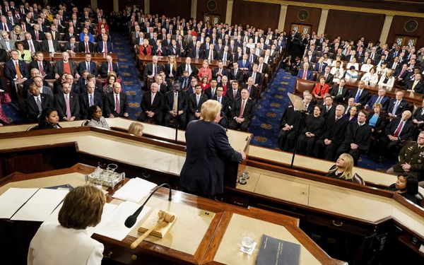 Video Shows Nancy Pelosi ‘Pre-Ripping’ Pages of Trump’s State of the Union Speech - Sputnik International