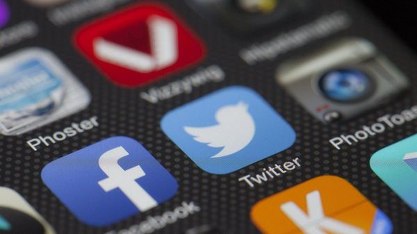 US senators urge Twitter to ban Iranian leaders - Sputnik International