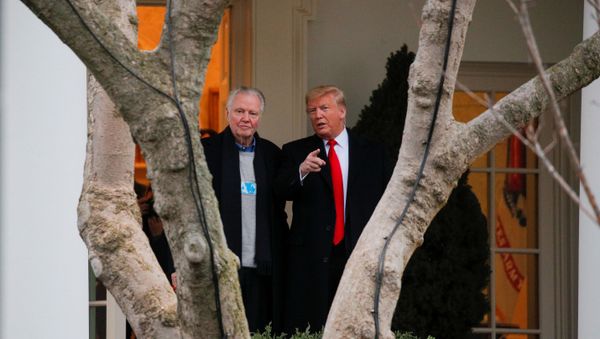 US President Donald Trump Talks with Actor Jon Voight - Sputnik International