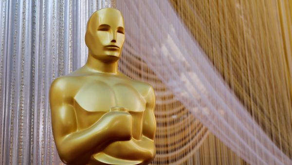 An Oscar statue stands along the red carpet arrivals area in preparation for the 92nd Academy Awards in Los Angeles - Sputnik International