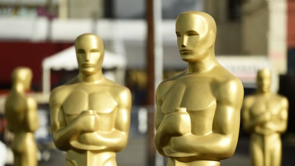 Oscar statues stand off of Hollywood Boulevard in preparation for Sunday's 92nd Academy Awards at the Dolby Theatre, Wednesday, Feb. 5, 2020, in Los Angeles - Sputnik International